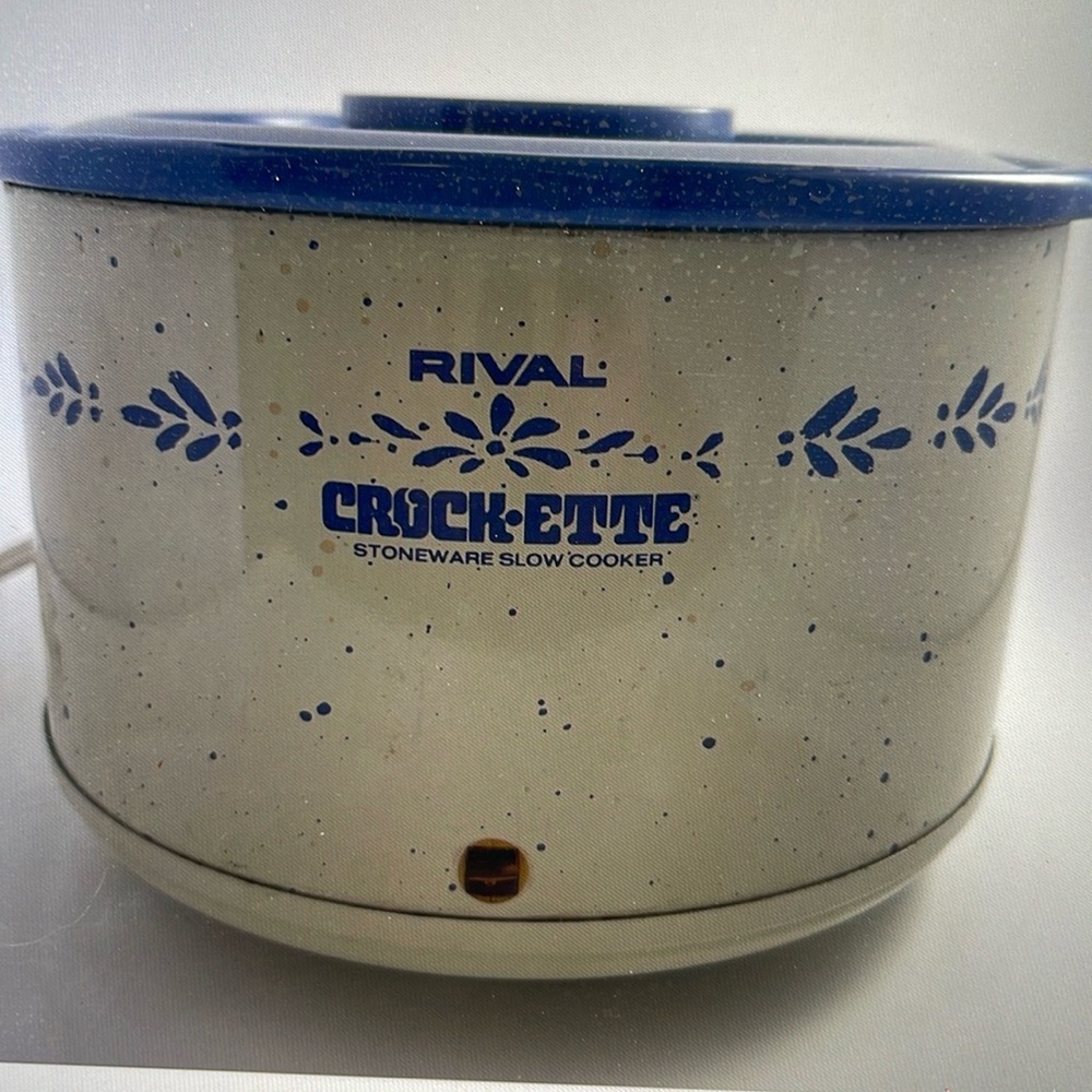 Rival Crockette Crock Pot Slow Cooker 1 Qt Country Blue and Beige Model 3205